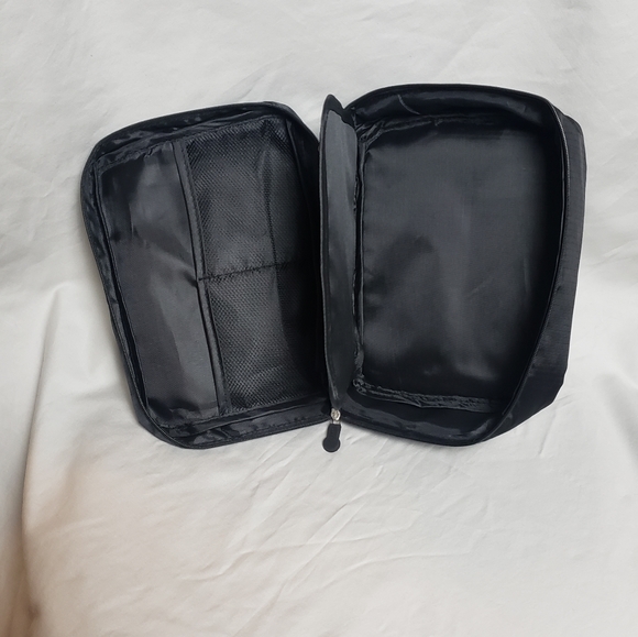 Travel Bag - Picture 6 of 9